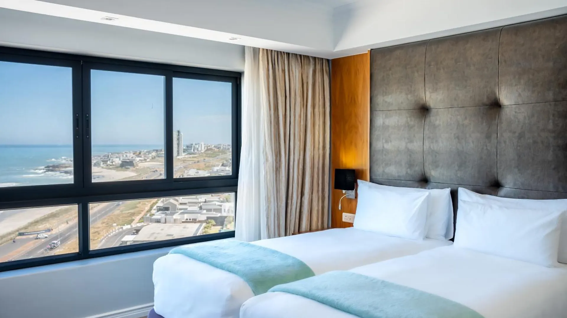 Blaauwberg Beach Hotel Bloubergstrand